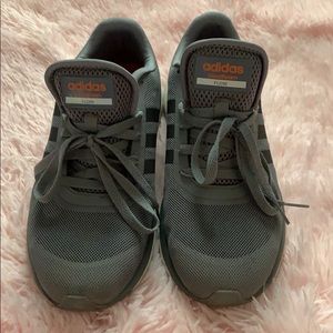 Men’s Adidas tennis shoes